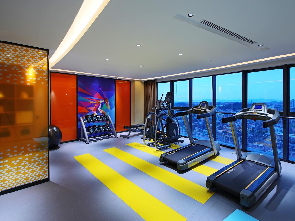 Hampton By Hilton Zhongshan Nanlang Exteriör bild
