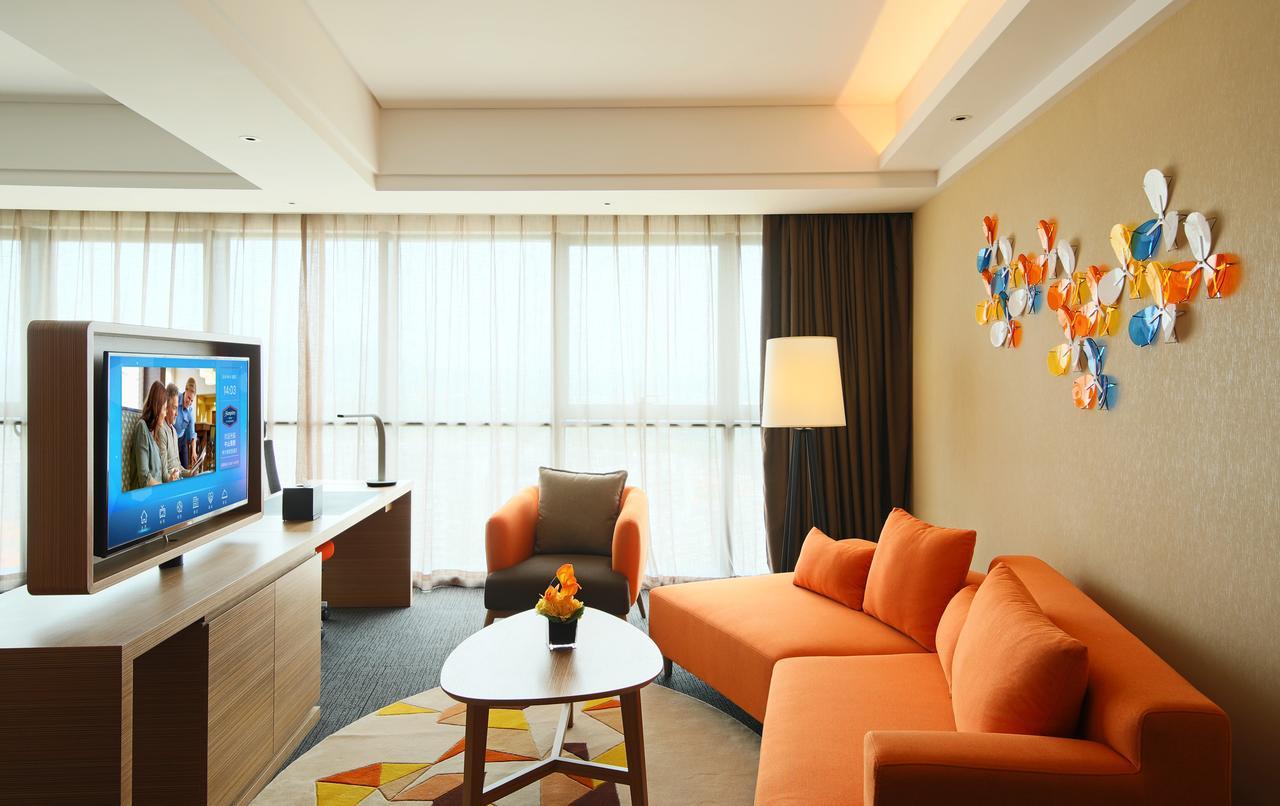 Hampton By Hilton Zhongshan Nanlang Exteriör bild