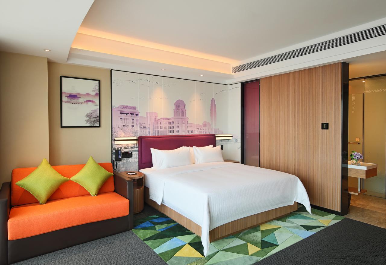 Hampton By Hilton Zhongshan Nanlang Exteriör bild