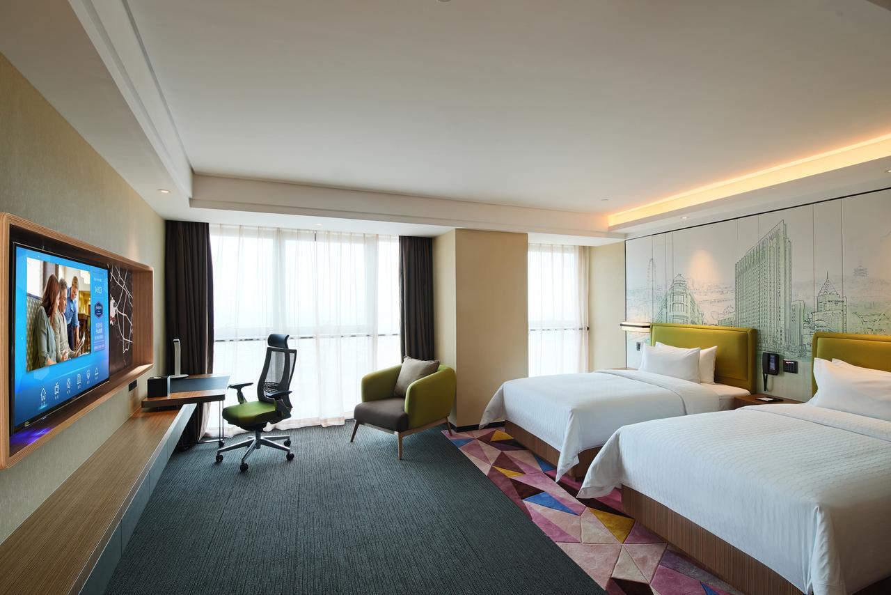 Hampton By Hilton Zhongshan Nanlang Exteriör bild