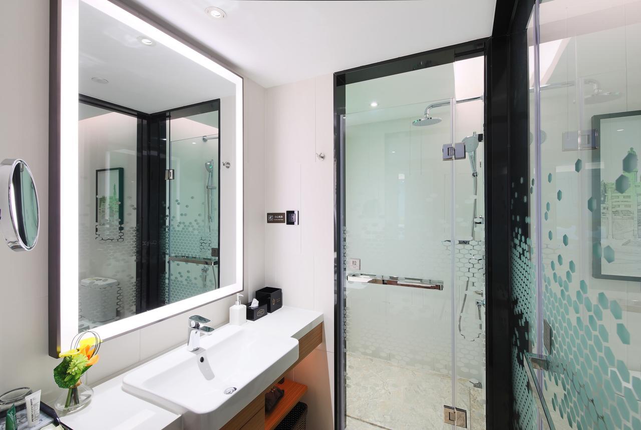 Hampton By Hilton Zhongshan Nanlang Exteriör bild