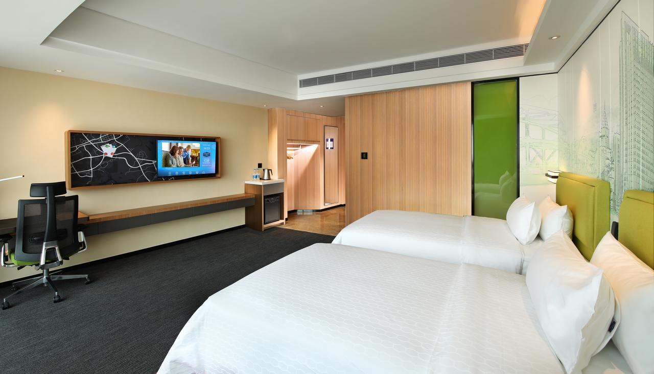Hampton By Hilton Zhongshan Nanlang Exteriör bild